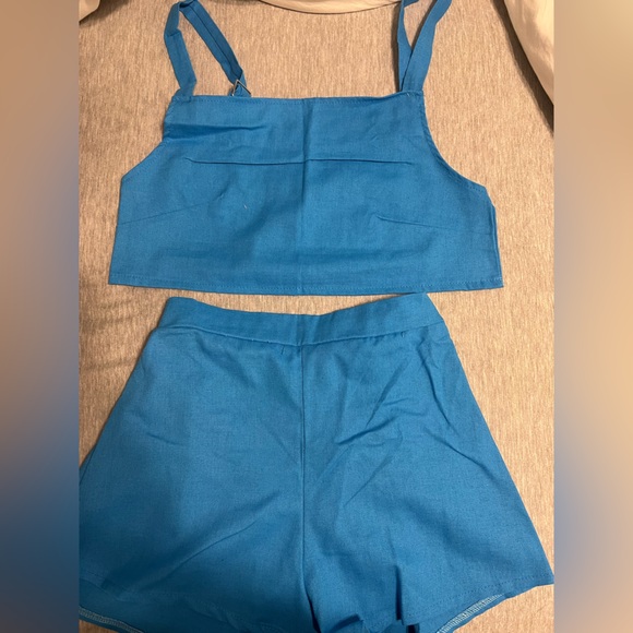 two piece set - Picture 2 of 3